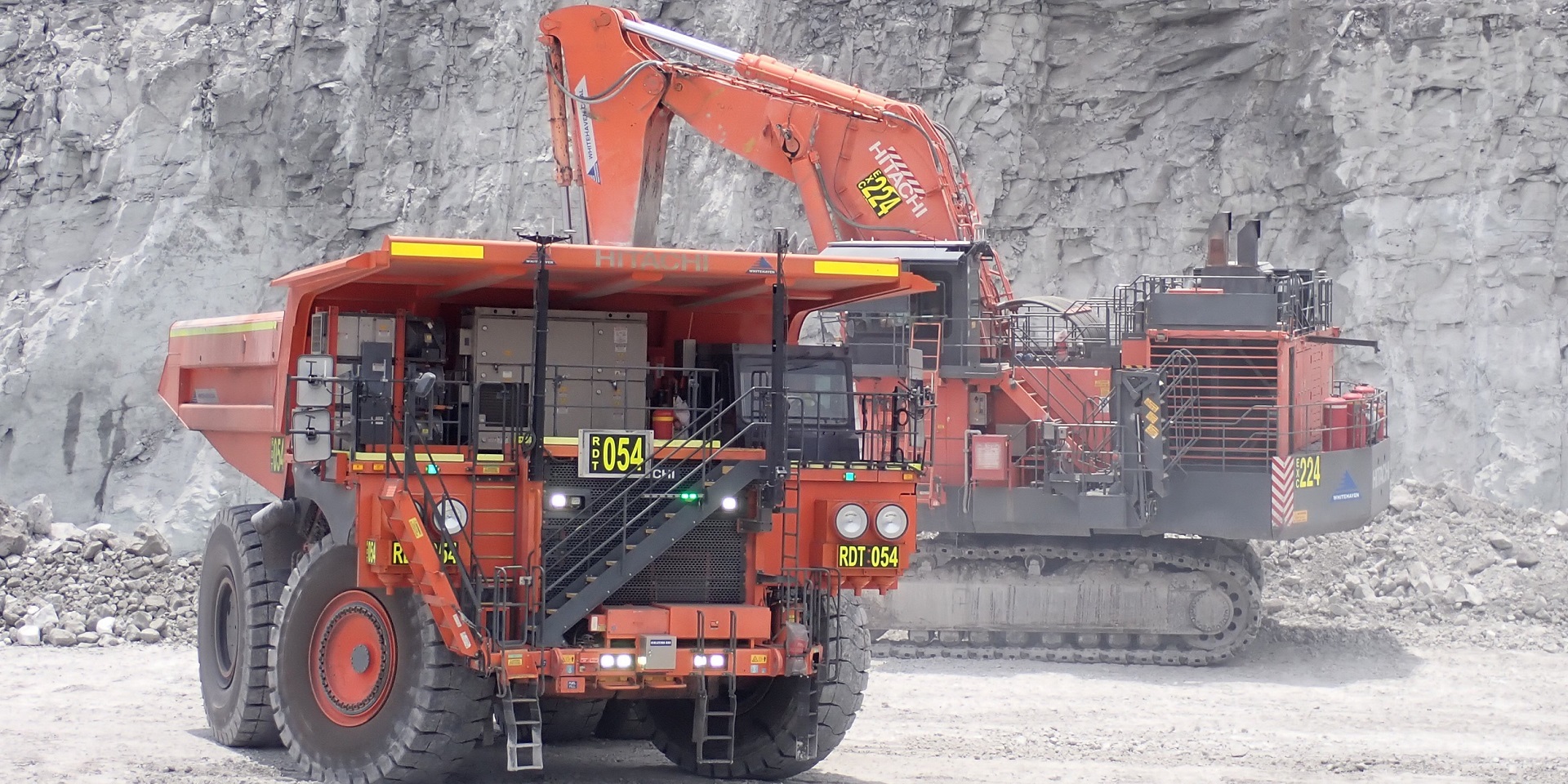 EH3500 Bergbau-Muldenkipper auf einer Bergbaustelle