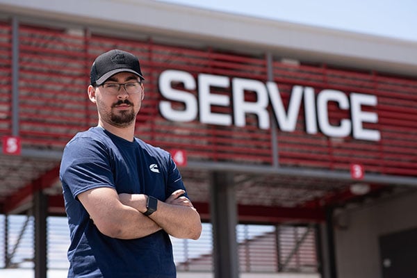Técnico de servicio industrial de Cummins
