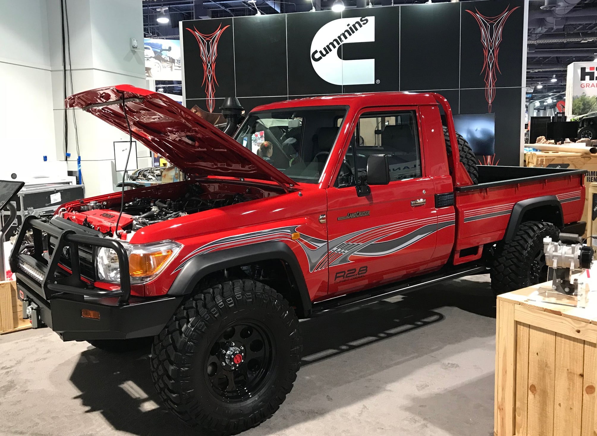 Land Cruiser remotorizado Cummins R2.8