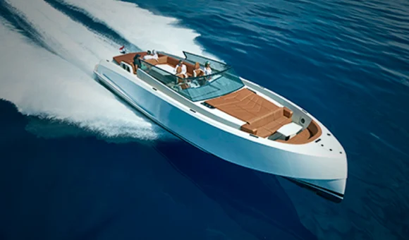 El Vanquish en el agua