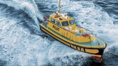 embarcación piloto