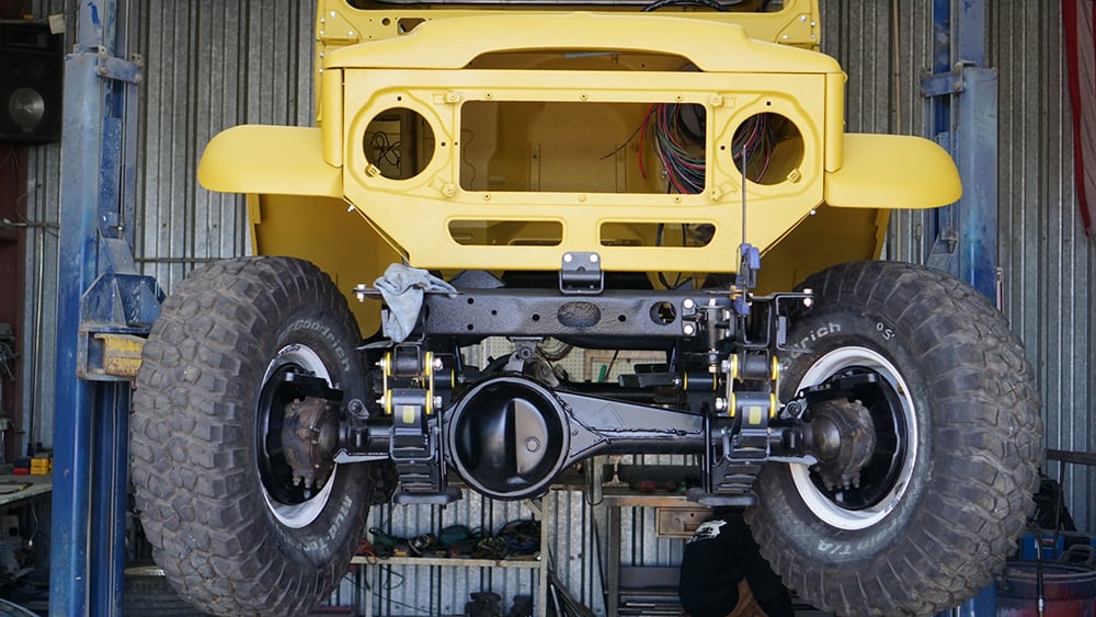clean-cruiser-on-lift-for-rééquiper-project.jpg