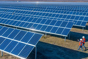 Champ de panneaux solaires