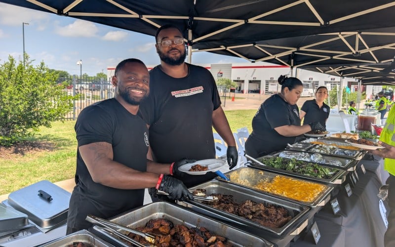 Les chefs participant à l'étape de Dallas de la tournée Forever Rising