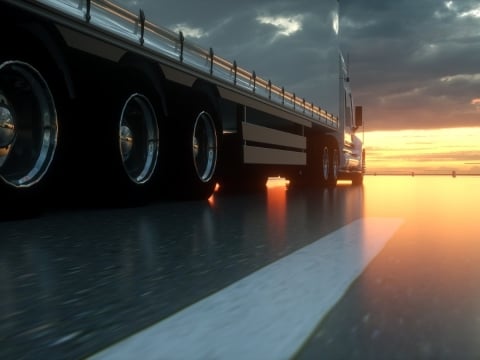 camion lourd sur route