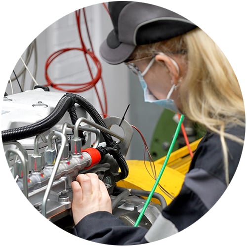 Technicien d’installation de groupe motopropulseur