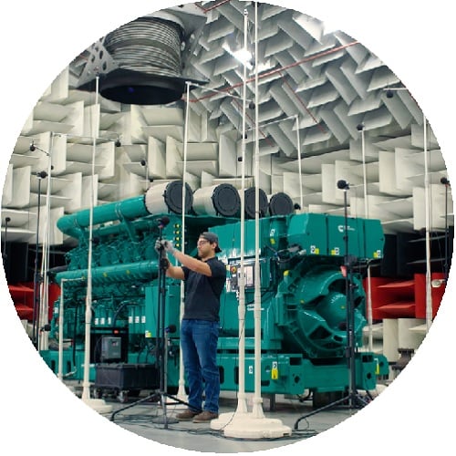 Groupe électrogène en préparation pour les essais au Centre de technologie acoustique