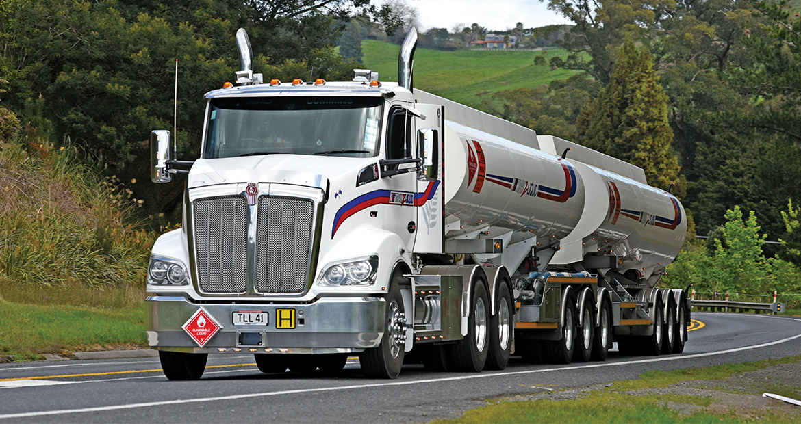 Semi sur autoroute