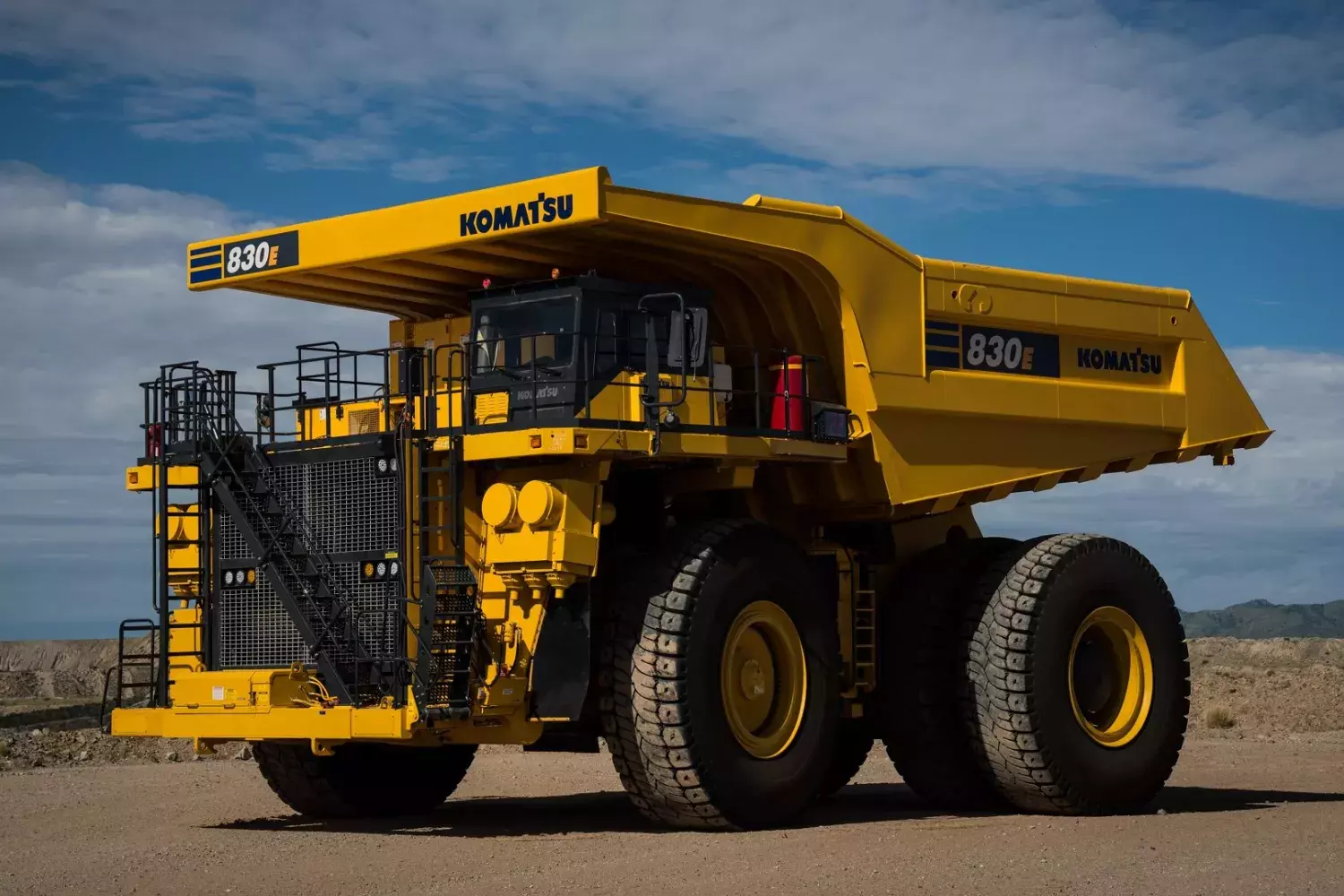 Camion bicarburant Komatsu