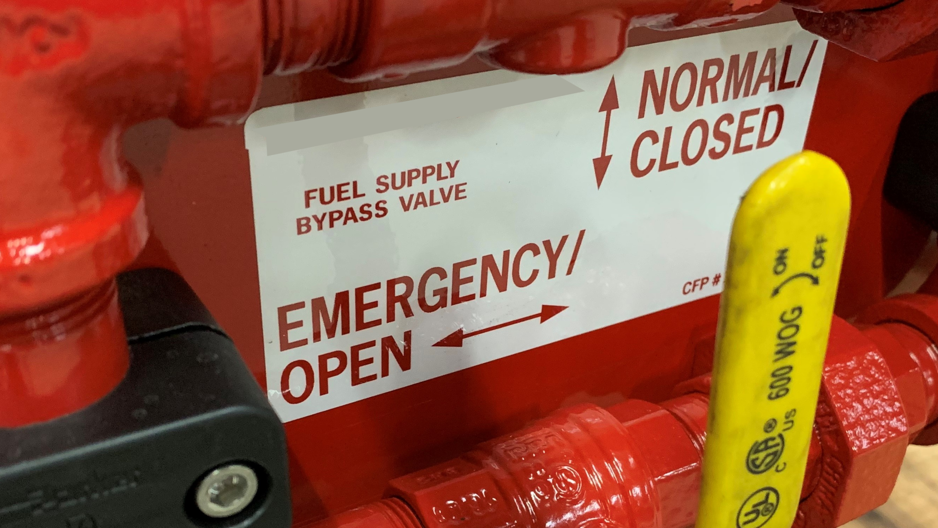 Vanne de dérivation d'alimentation en carburant pour entraînement de pompe à incendie