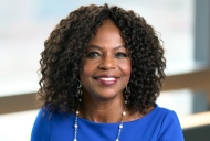 Directeur administratif et secrétaire général Nicole Lamb-Hale