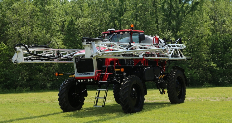 Pulvérisateur Apache AS 1250 XP avec moteur B6.7 de la série Cummins Performance