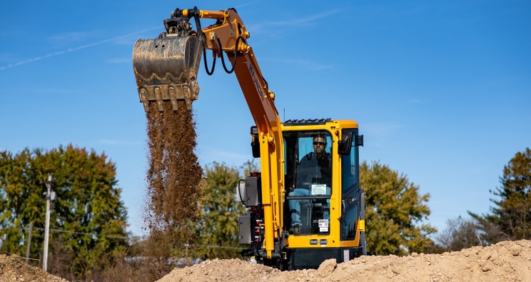 Mini excavator électrique Cummins HCE