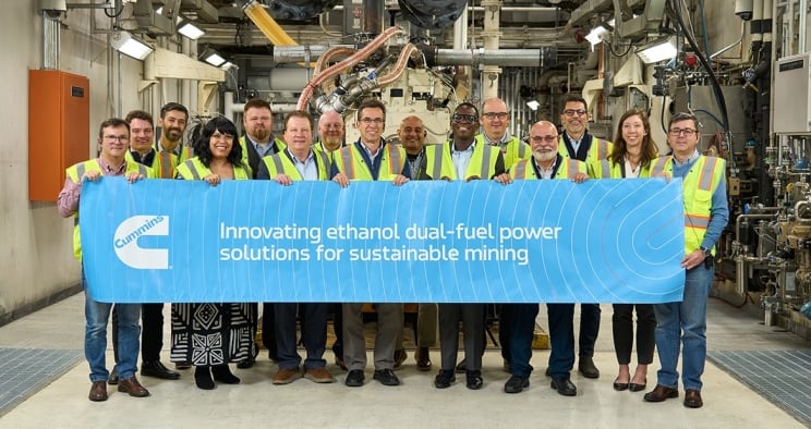 Cummins, Vale et Komatsu font progresser leur programme conjoint de double carburant visant à développer un moteur pour camions lourds alimenté à la fois à l’éthanol et au diesel.