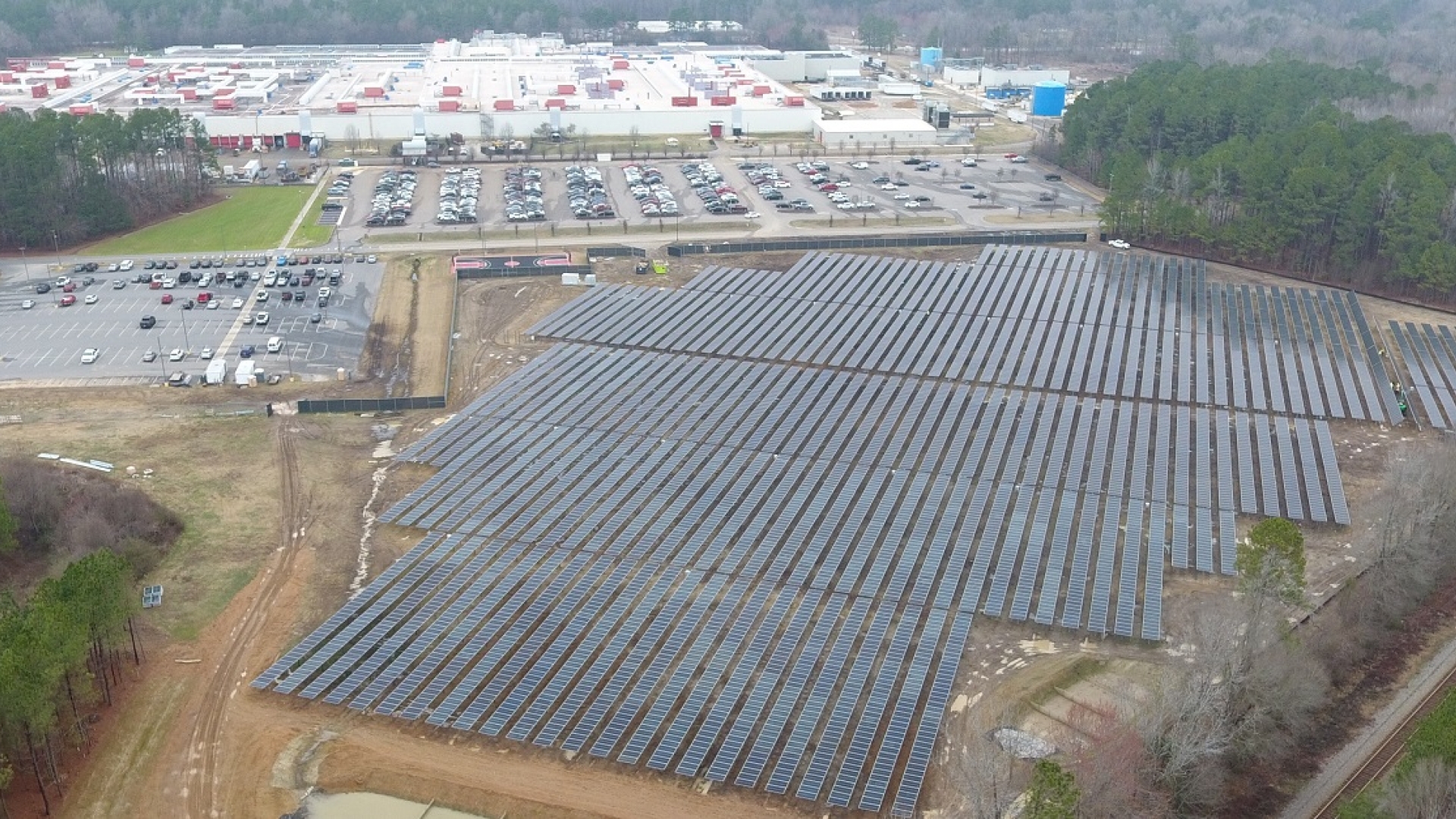 Installation photovoltaïque à l'usine de moteurs Cummins de Rocky Mount, en Caroline du Nord.