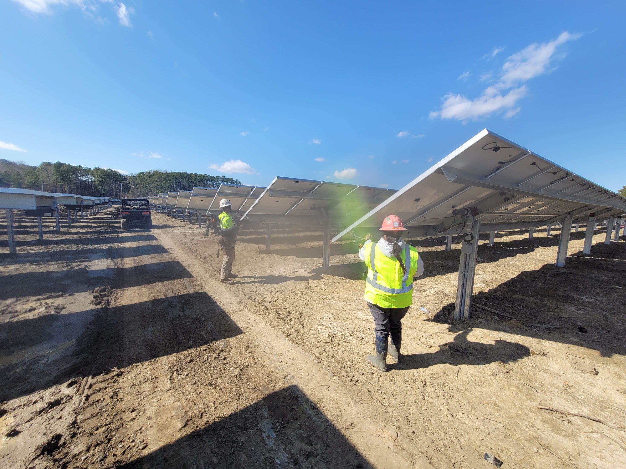 Cumminsova druga najveća solarna farma živi u fabrici Motora Rocky