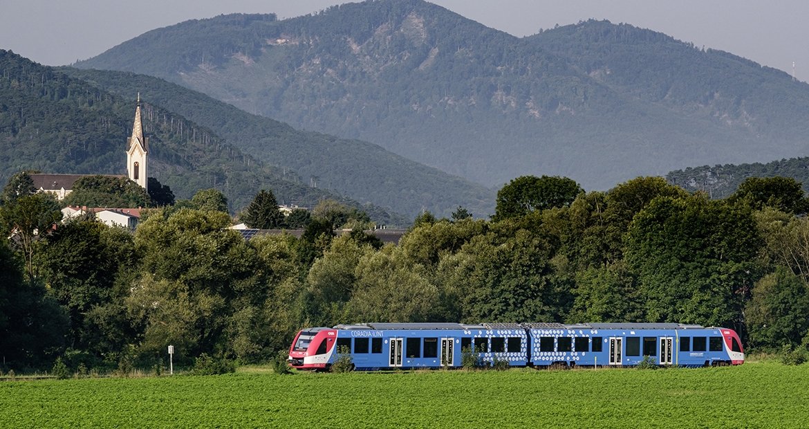 Gli atomi di idrogeno alimentano un treno passeggeri.