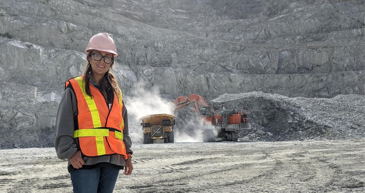 Desde carreras en ciernes hasta impacto duradero: grandes oportunidades  para las mujeres en la minería