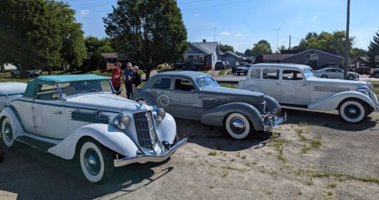 1935 Auburn 655 (far right) on display at ACD event