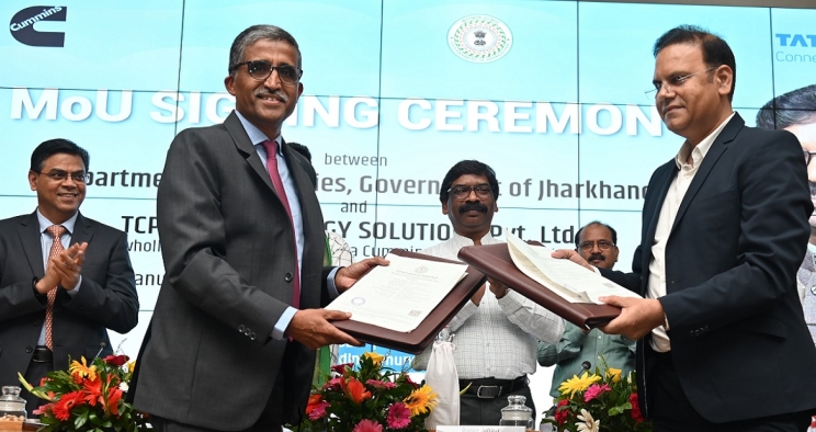Ajay Patil, CFO, Cummins India signs MoU with Shri Jitendra Kumar, Secretary, Department of Industries, Government of Jharkhand