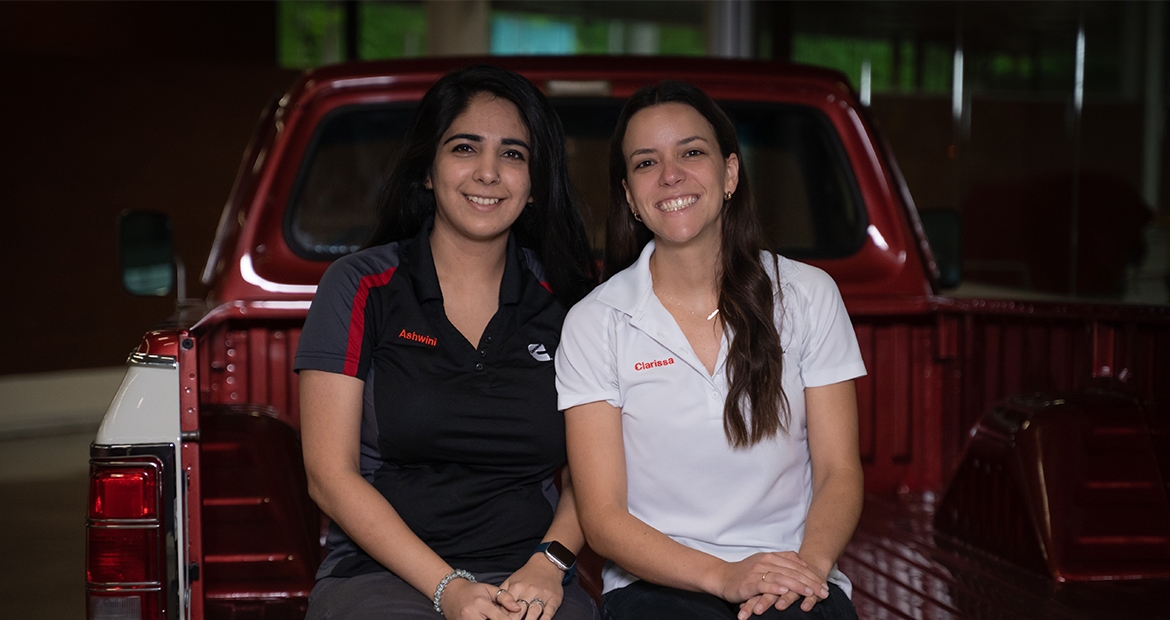 Didascalia: L'ingegnera industriale senior Clarissa Arriaga, che insieme all'ingegnera senior dei prodotti correnti, Ashwini Khandelwal, ha condotto lo studio che ha portato all'eliminazione dei rivestimenti dei motori presso lo stabilimento dei motori di gamma media di Columbus.