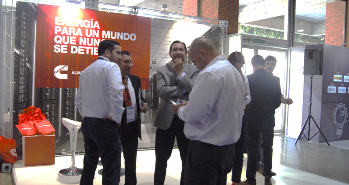 康明斯首度参加Data Center Dynamics Chile,并在展会入口处的显眼位置设立了大型展位和几个演讲台。 康明斯首度参加Data Center Dynamics Chile,并在展会入口处的显眼位置设立了大型展位和几个演讲台。