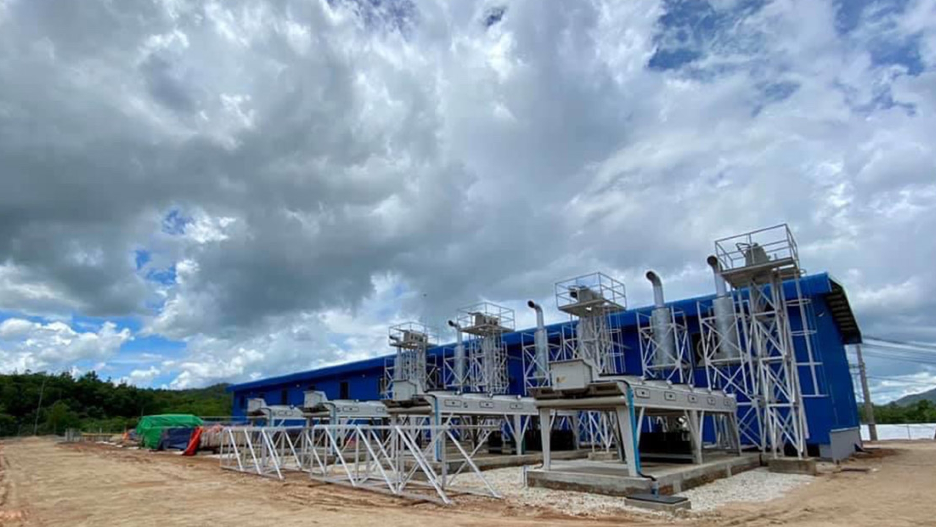 Eight Cummins QSV91G lean burn gas generator sets provide continuous gas power to the city and region of Dawei in southern Myanmar. Eight Cummins QSV91G lean burn gas generator sets provide continuous gas power to the city and region of Dawei in southern Myanmar.