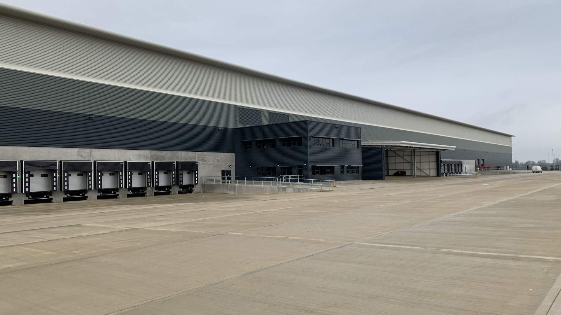 Cummins UK Logistics Centre Cummins UK Logistics Centre