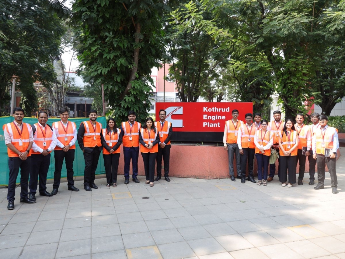 students visiting cummins plant