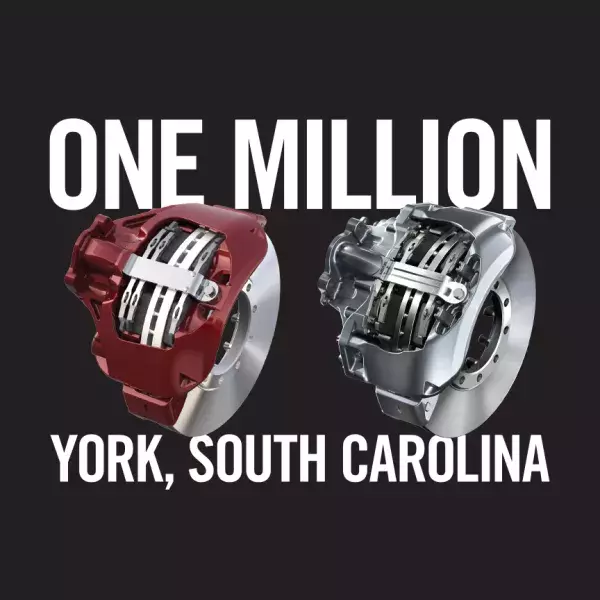Werbebild mit der Aufschrift „Eine Million - York, South Carolina" zur Feier von einer Million produzierter Druckluft-Scheibenbremsen
