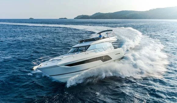 Prestige 590 Mega Yat